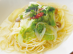 緑の野菜のスープ仕立て